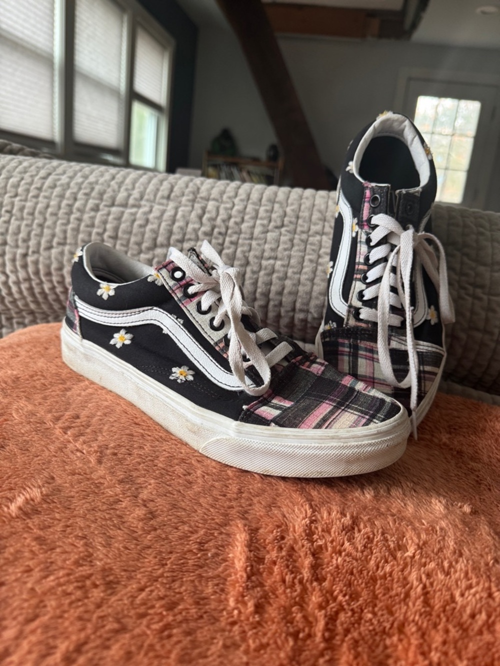 Vans Black & Pink Plaid Daisy Old Skool Sneakers